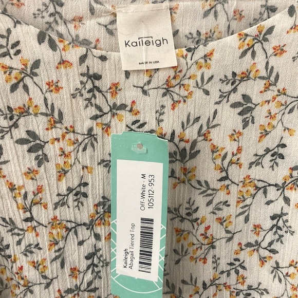 Kaileigh- Abigail Tiered Top - Picture 3 of 4